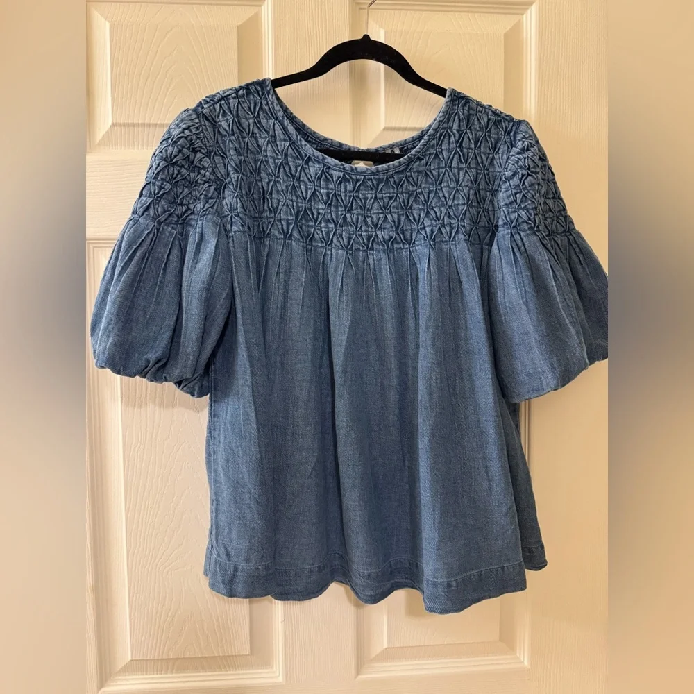 Anthropologie Women's Blue Liza Smocked Top with puff sleeves Large - Picture 1 of 9